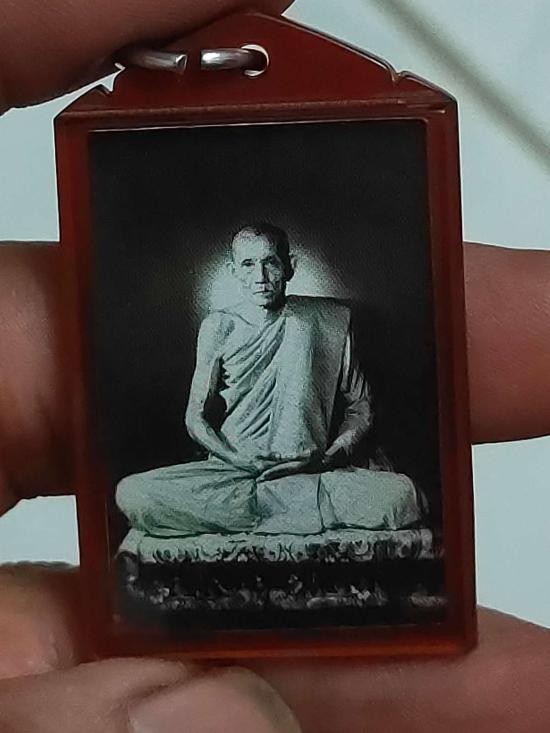 รูปจากผู้ขายบน G-Pra: รูปถ่าย หลวงพ่อกวย รุ่นศรัทธาบารมี ปี62 หลังปั๊มยันต์ ออกวัดโฆษิตารามหลังตะวันเช่าจากวัดกีบมือรับประกันแท้ ประมูลปิด 2026-10-08 ที่ ฿270 หลังเคาะ 2 ครั้ง